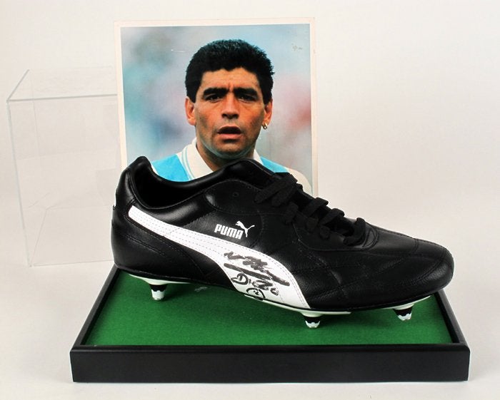 Maradona và sự nghiệp gắn liền cùng đôi giày Puma King