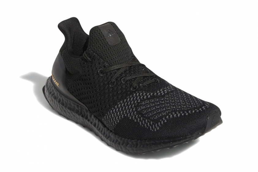 Adidas ra mắt UltraBOOST 1 DNA 'Core Black' tái chế