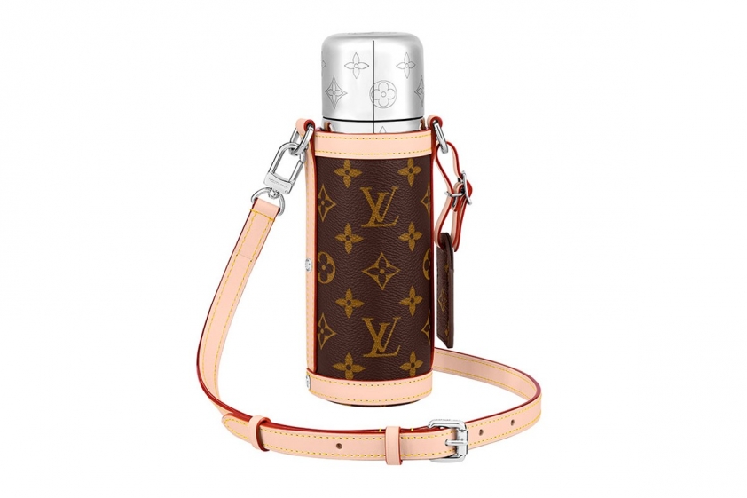 Louis Vuitton ra mắt túi vợt, thảm Yoga và bình nước giá từ 47 triệu Ảnh 1