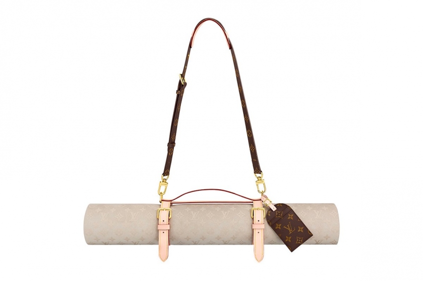 Louis Vuitton ra mắt túi vợt, thảm Yoga và bình nước giá từ 47 triệu Ảnh 2