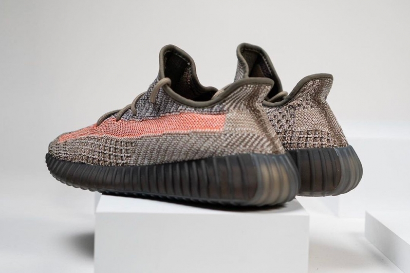 Trên chân Adidas YEEZY BOOST 350 V2 Ash Stone Ảnh 1