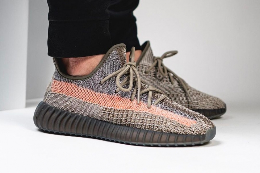 Trên chân Adidas YEEZY BOOST 350 V2 Ash Stone Ảnh 5