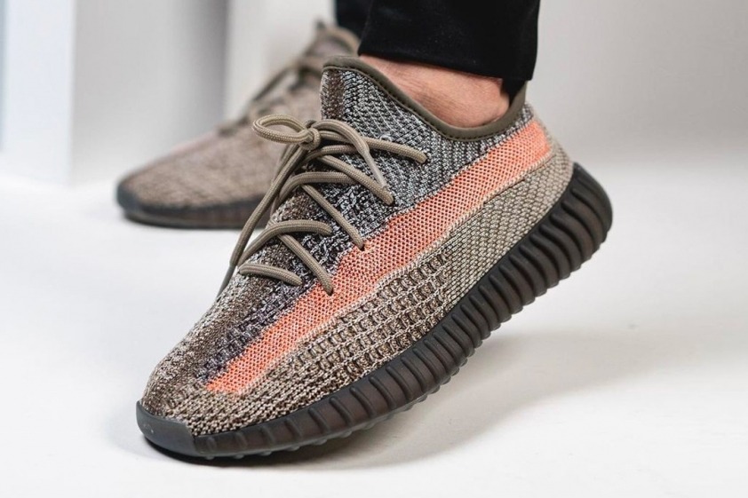 Trên chân Adidas YEEZY BOOST 350 V2 Ash Stone Ảnh 6