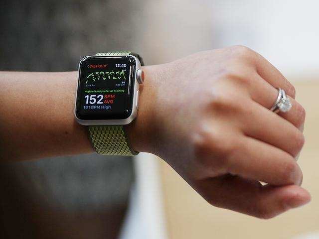 Apple Watch cứu người bị lũ cuốn trôi Ảnh 1