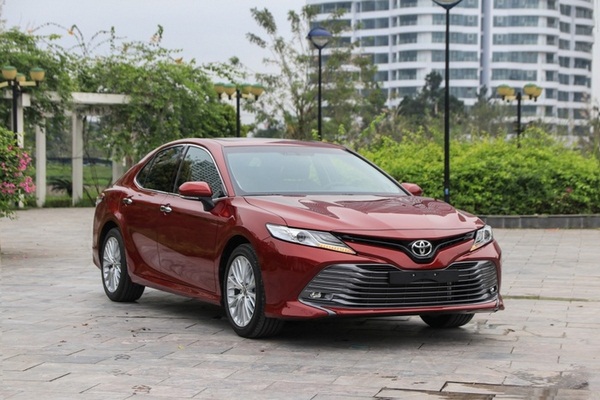 Ngoại thất Toyota Camry 2.5Q