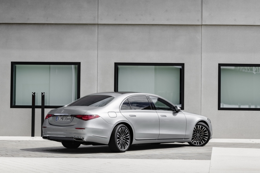 Mercedes-Benz S-Class 2021 có khả năng đánh lái bánh sau Ảnh 1