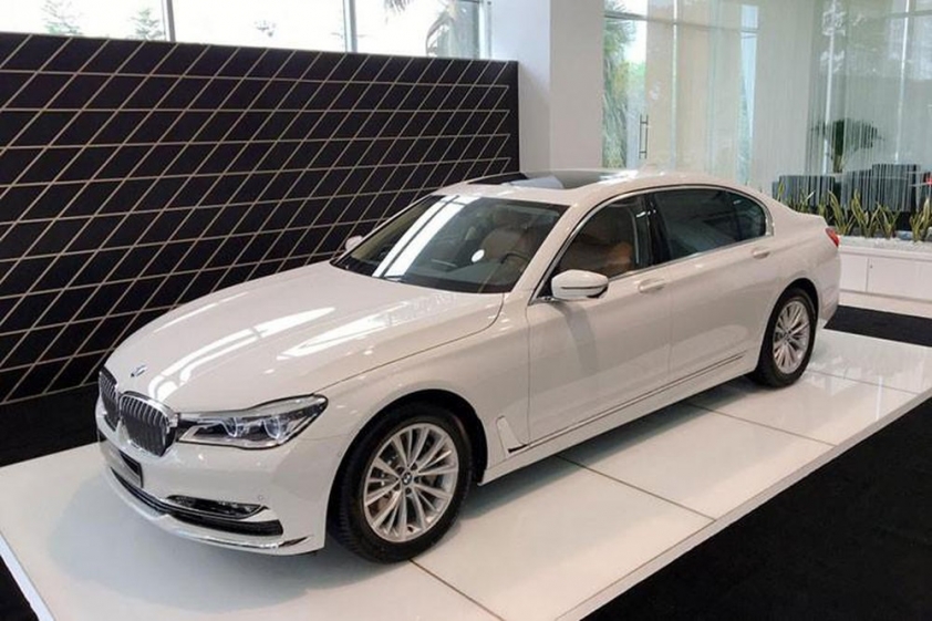 Xe BMW giảm giá gần 800 triệu đồng để xả hàng tồn kho Ảnh 1