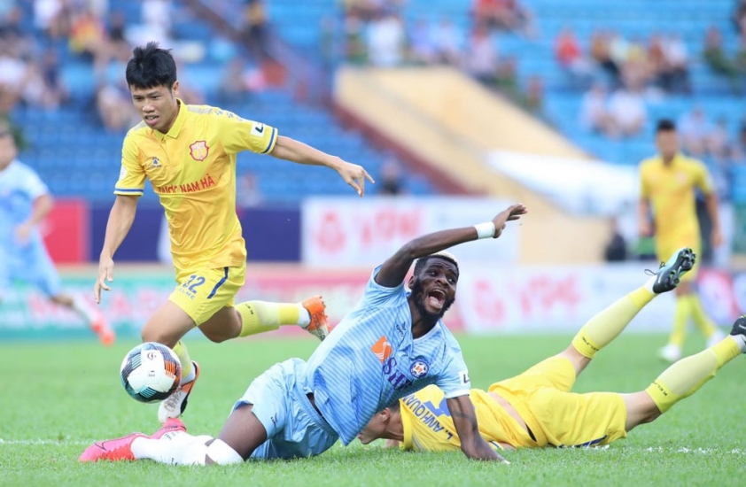 Trực tiếp Nam Định 1-0 Đà Nẵng: Ngoại binh lên tiếng Ảnh 1