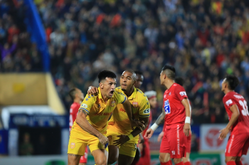 Trực tiếp Nam Định 2-3 Hải Phòng: Đôi công căng thẳng Ảnh 1