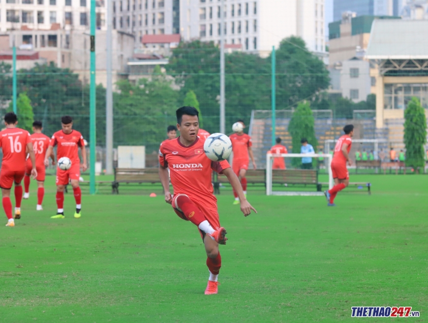 U22 VN luyện tập: Lý Công Hoàng Anh ngồi thẫn thờ, Danh Trung bị nhắc nhở Ảnh 3
