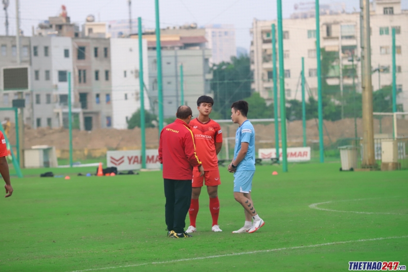U22 VN luyện tập: Lý Công Hoàng Anh ngồi thẫn thờ, Danh Trung bị nhắc nhở Ảnh 7