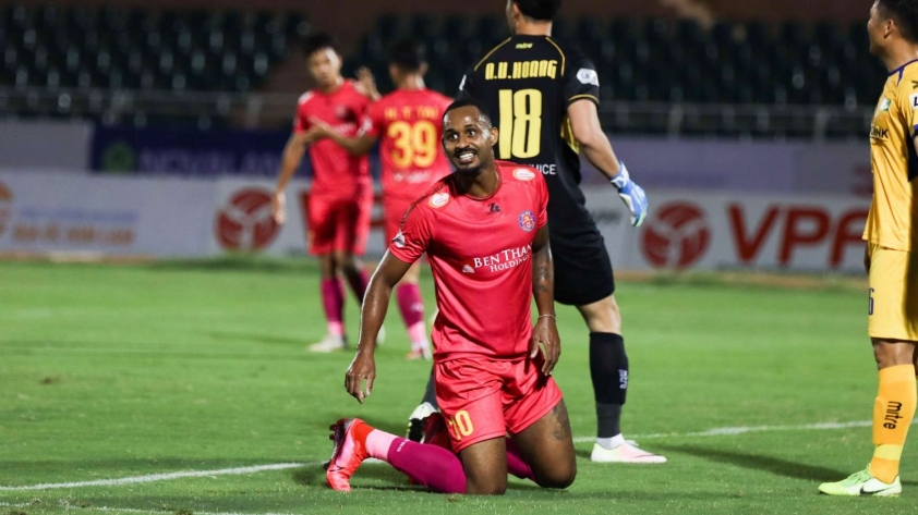 Tân vương V-League kích nổ 'bom tấn' đầu tiên Ảnh 1