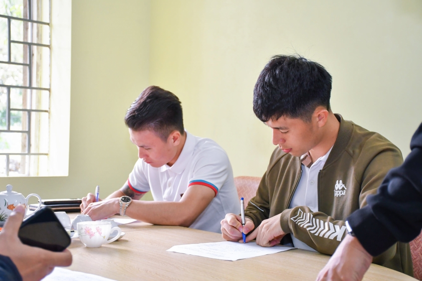 Quang Hải, Đình Trọng trở thành tân sinh viên đại học Ảnh 1