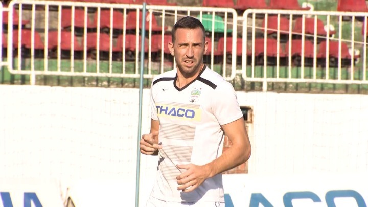 Damir Memovic không thể góp mặt trong trận đấu với Hà Nội FC do án treo giò