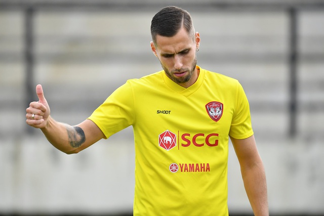 Tân HLV Muangthong United từng có thời gian khoác áo đội bóng này