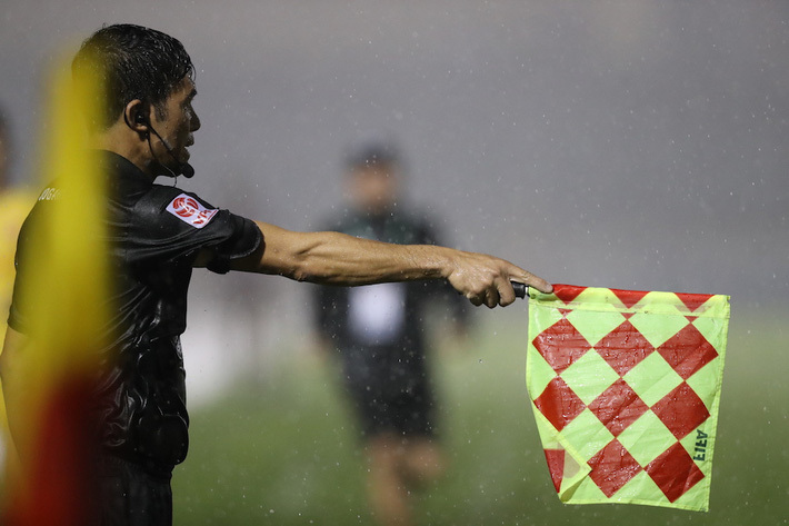 Trọng tài ngoại không làm nhiệm vụ ở V.League 2020