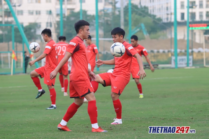 Do ít thi đấu ở V.League nên các cầu thủ U22 Việt Nam có trình độ chuyên môn còn hạn chế