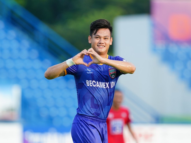 Hồ Tấn Tài là cầu thủ xuất sắc nhất Bình Dương ở V.League 2020