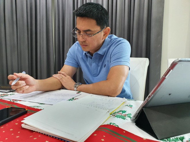 Các cầu thủ ngoại và HLV ngoại như Kiatisak sẽ gặp khó khi muốn cập bến Việt Nam ở thời điểm này