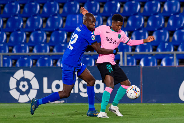 Trực tiếp Getafe 1-0 Barcelona: Đội nhà áp đảo Ảnh 1