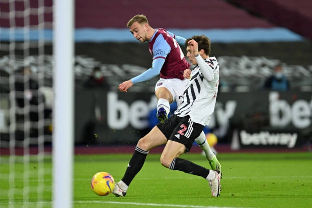 Trực tiếp West Ham 0-0 MU: Ăn miếng trả miếng Ảnh 1