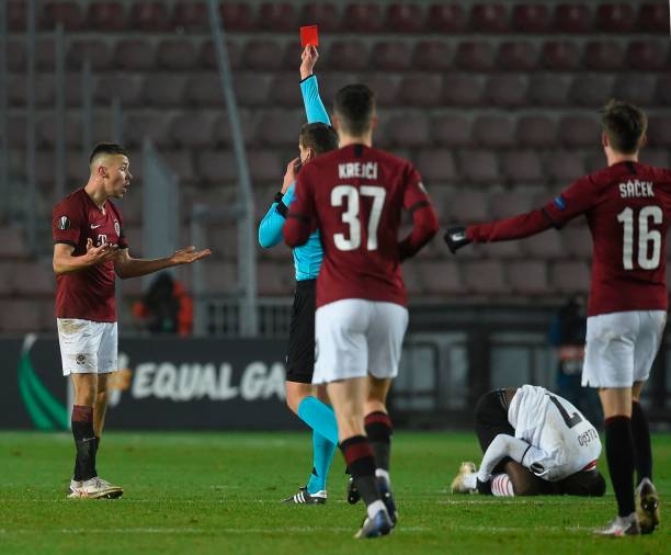 AC Milan giành chiến thắng với tỉ số tối thiểu Ảnh 1