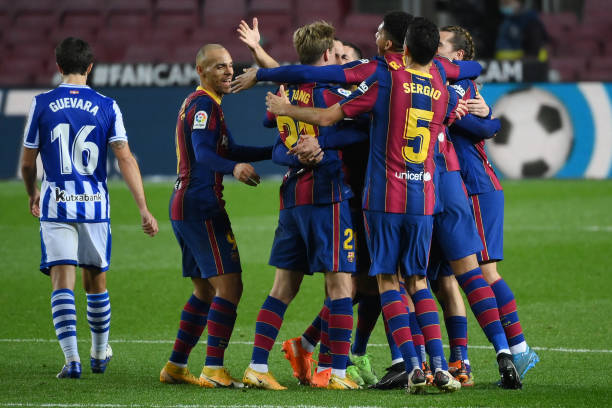 Trực tiếp Barcelona 2-1 Real Sociedad: Ăn miếng trả miếng Ảnh 1