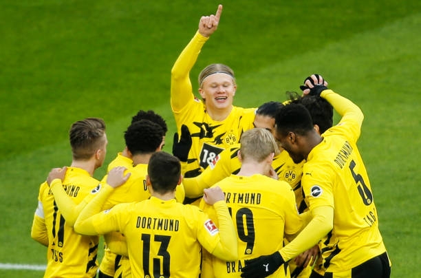 Dortmund bị cầm chân bởi đội bóng áp chót trên BXH Ảnh 1
