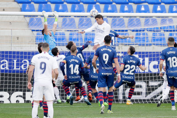 Trực tiếp Huesca 1-1 Real Madrid: Đội khách ép sân Ảnh 1