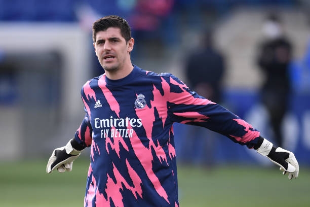 Trực tiếp Huesca vs Real Madrid: Los Blancos xuất trận với hàng tiền vệ 'huyền thoại' Ảnh 1