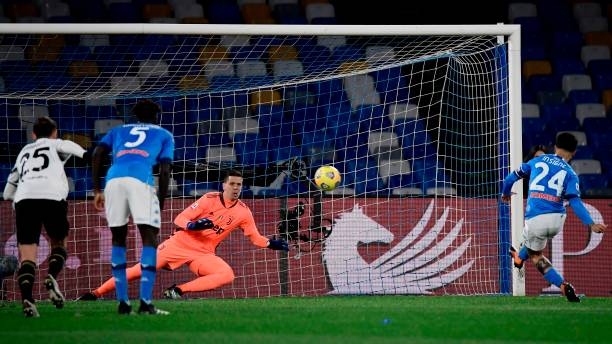 Trực tiếp Napoli 1-0 Juventus: Bất ngờ xảy ra Ảnh 1