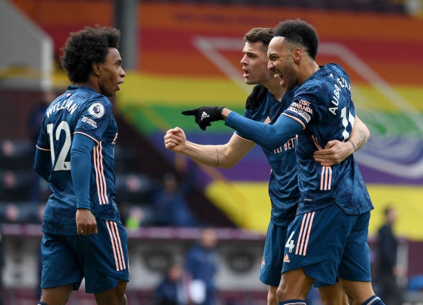 Arsenal đánh rơi chiến thắng với sai lầm tai hại của Xhaka Ảnh 1