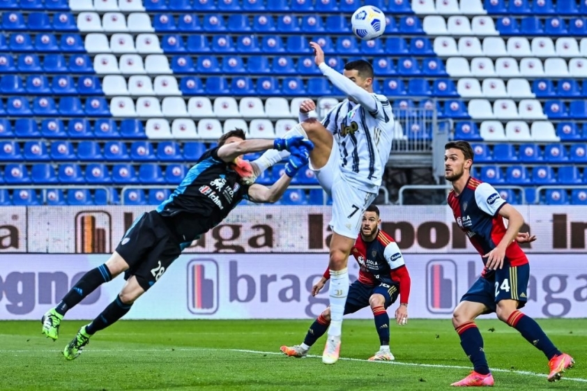 Trực tiếp Cagliari 0-2 Juventus: Ronaldo rực sáng Ảnh 1