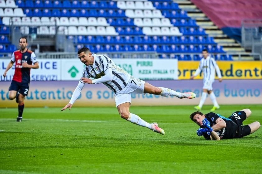 Trực tiếp Cagliari 0-2 Juventus: Ronaldo rực sáng Ảnh 1