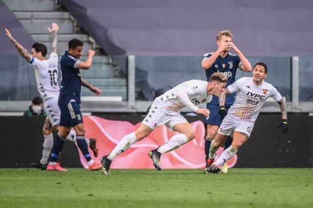 Trực tiếp Juventus 0-1 Benevento: Bất ngờ xảy ra Ảnh 1