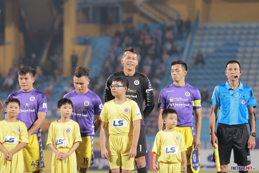 Hà Nội tưởng thưởng cho mùa giải xuất sắc của Tấn Trường Ảnh 1