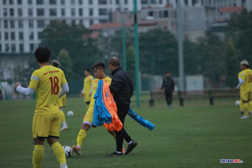 Tuấn Anh, Xuân Trường run cầm cập trong cái rét của Hà Nội Ảnh 1