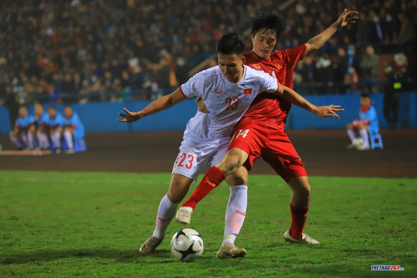 Văn Toàn, Tuấn Anh 'chào thua' trước kỹ năng phòng thủ của đàn em U22 Ảnh 18