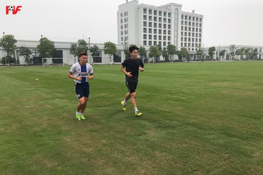 Xuân Trường làm thêm 'nghề tay trái' cùng trợ lý HLV Park Ảnh 1