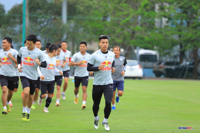 Xuân Trường 'đối đầu' với Kim Dong Su trên sân tập của HAGL Ảnh 4