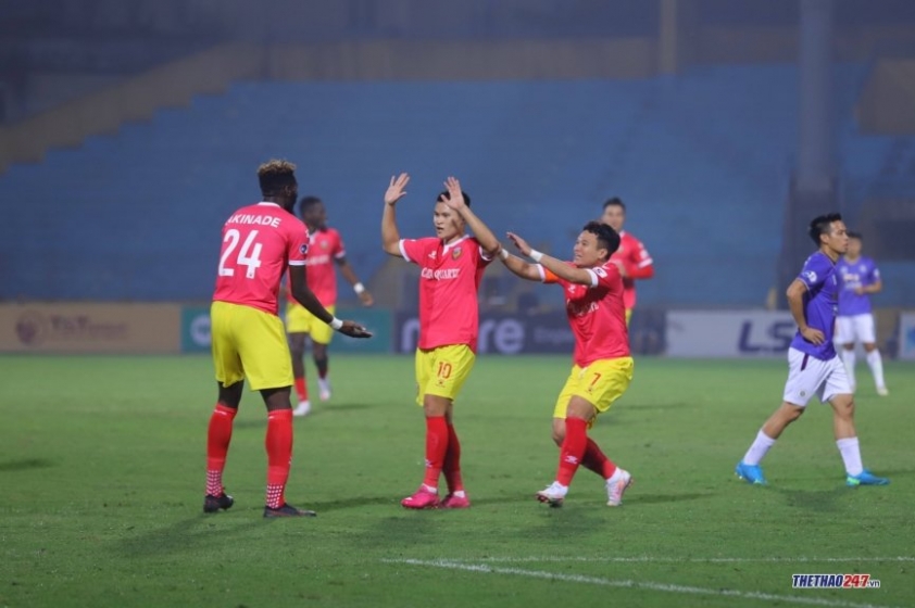 HLV Chu Đình Nghiêm: 'Nếu Hà Nội ghi bàn sớm thì đã dễ đá' Ảnh 1