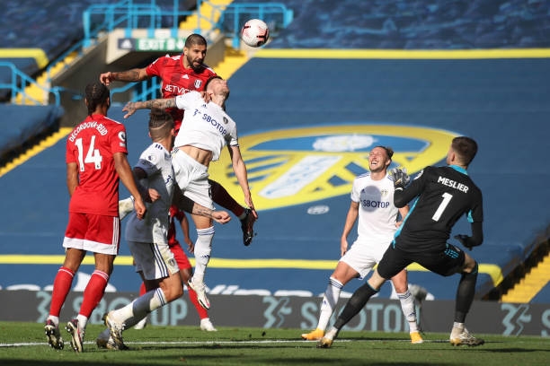Trực tiếp Leeds 4-3 Fulham: Công làm thủ phá Ảnh 1