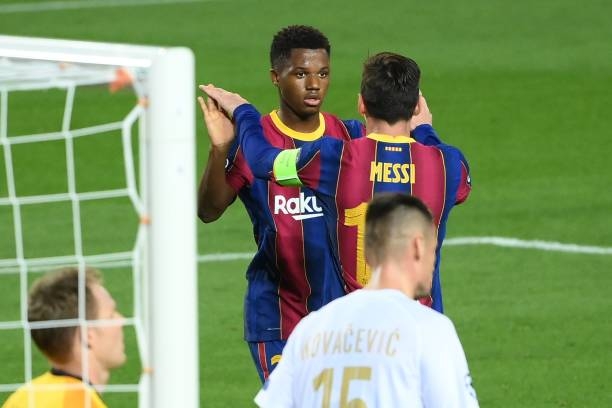 Trực tiếp Barca 3-0 Ferencvaros: Messi ghi bàn Ảnh 1