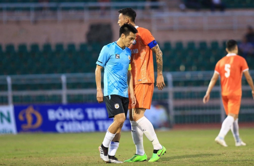 Trực tiếp Hà Nội 0-2 Bình Định: Quang Hải ngao ngán Ảnh 1
