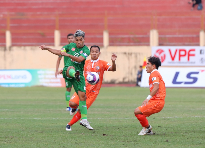 Trực tiếp CLB Bình Định 1-0 CLB Sài Gòn: Chủ nhà gây sốc! Ảnh 1