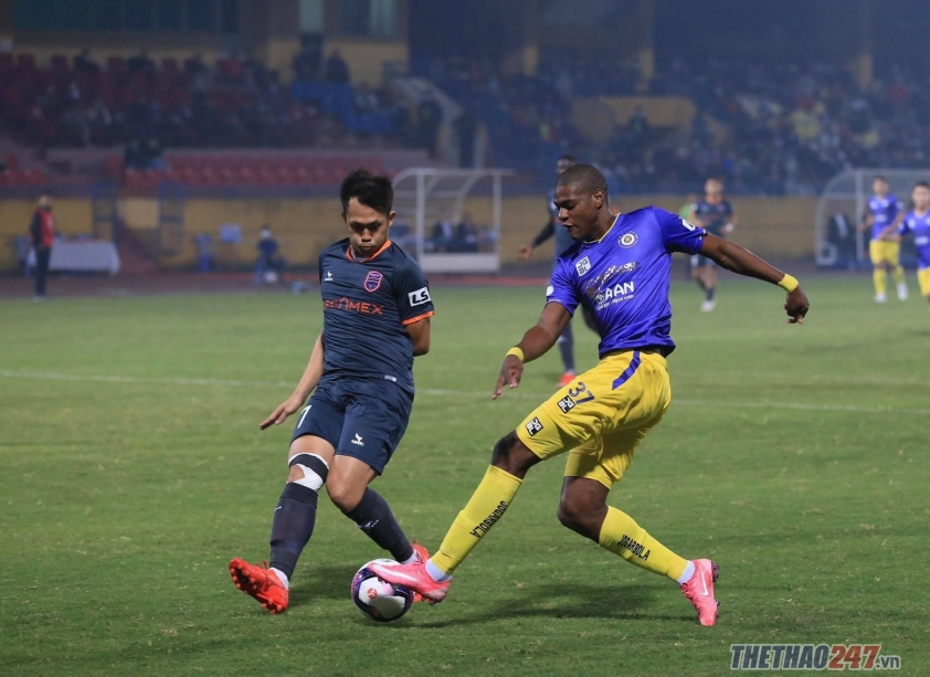 Trực tiếp CLB Hà Nội 0-0 Bình Dương: Quang Hải nhảy múa Ảnh 1