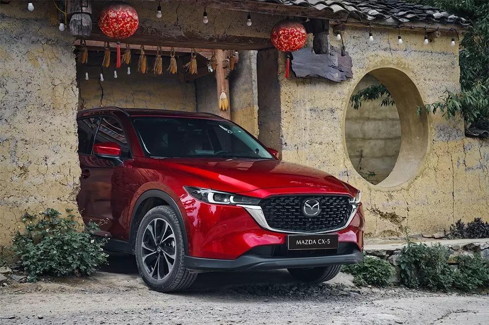 SUV cỡ C tháng 8/2025: Mazda CX-5 giữ ngôi đầu, Ford Territory 'ngã ngựa'