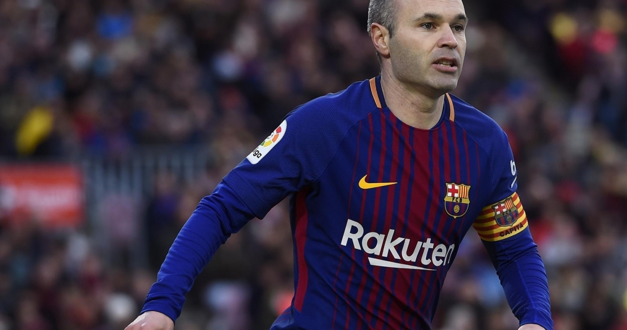 SỐC: Huyền thoại Andres Iniesta bị tố lừa đảo