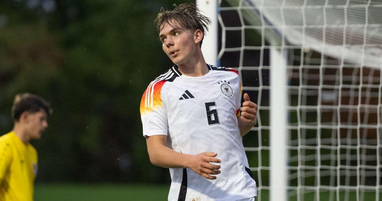 'Toni Kroos' 16 tuổi khiến cả châu Âu thèm khát