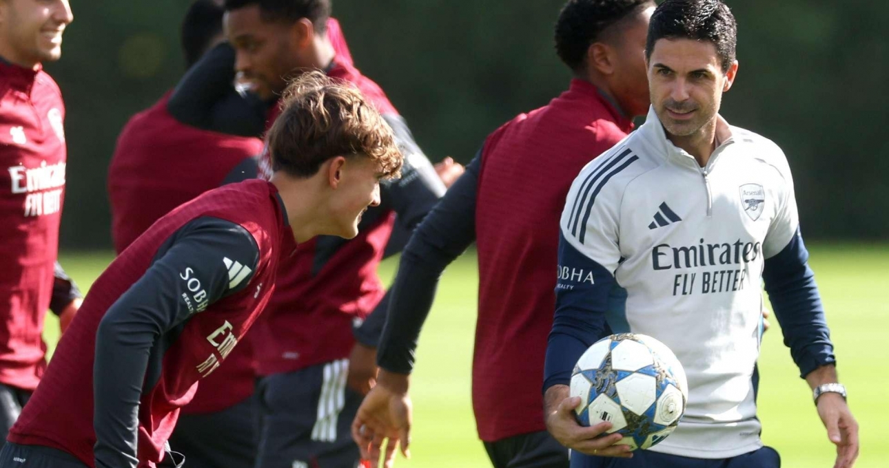 Thần đồng trăm năm có 1 của Arsenal nhận được sự công nhận cực lớn